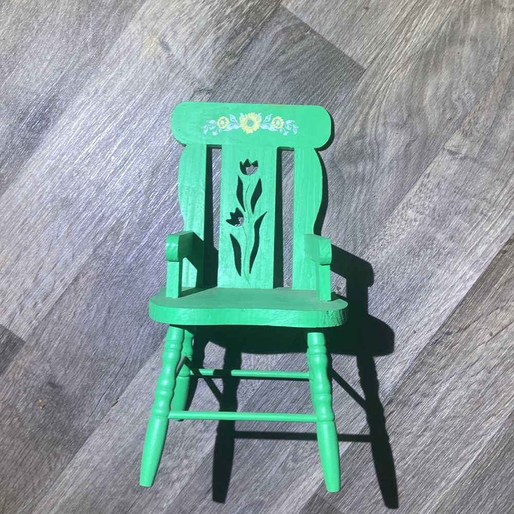 Mini Chair - Picture 2 of 2